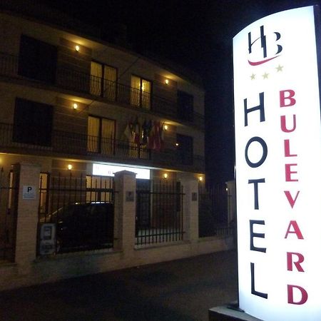 Hotel Bulevard 오라데아 외부 사진