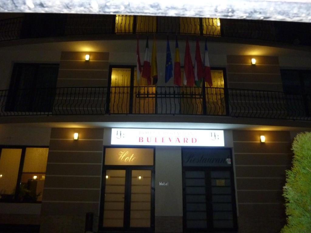 Hotel Bulevard 오라데아 외부 사진